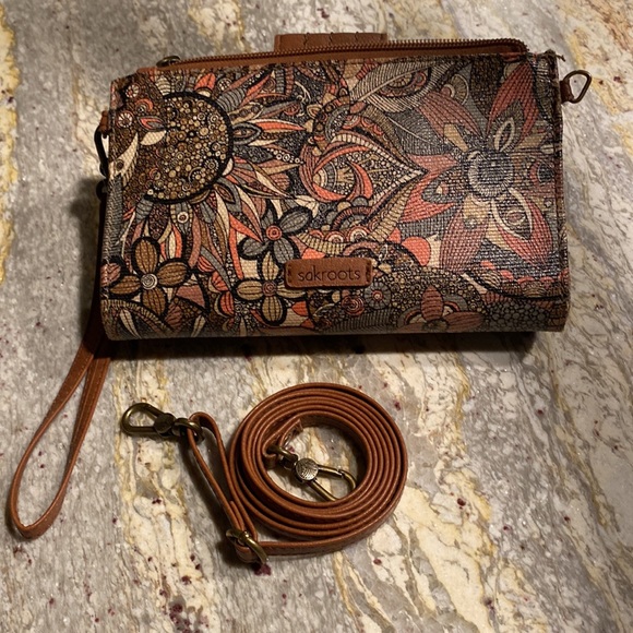 Sakroots Wristlet/Crossbody in Sienna Desert Design - Picture 2 of 8